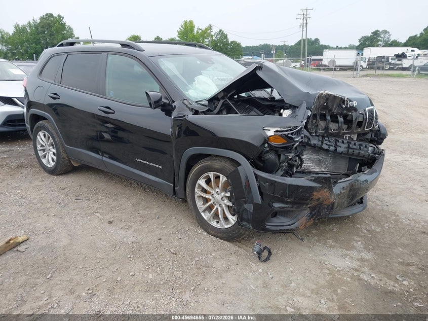 Photo of the 2022 JEEP CHEROKEE LATITUDE LUX 4X4