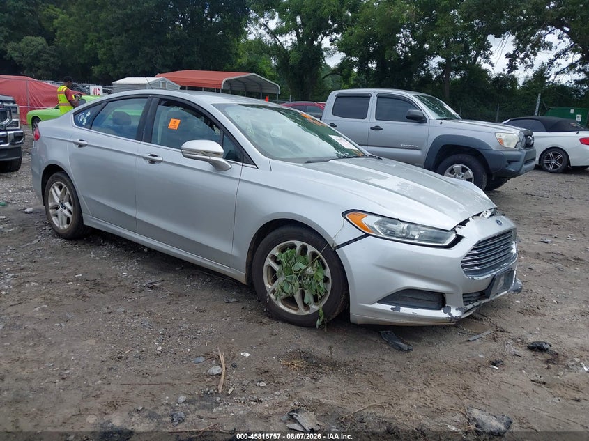 Photo of the 2016 FORD FUSION SE