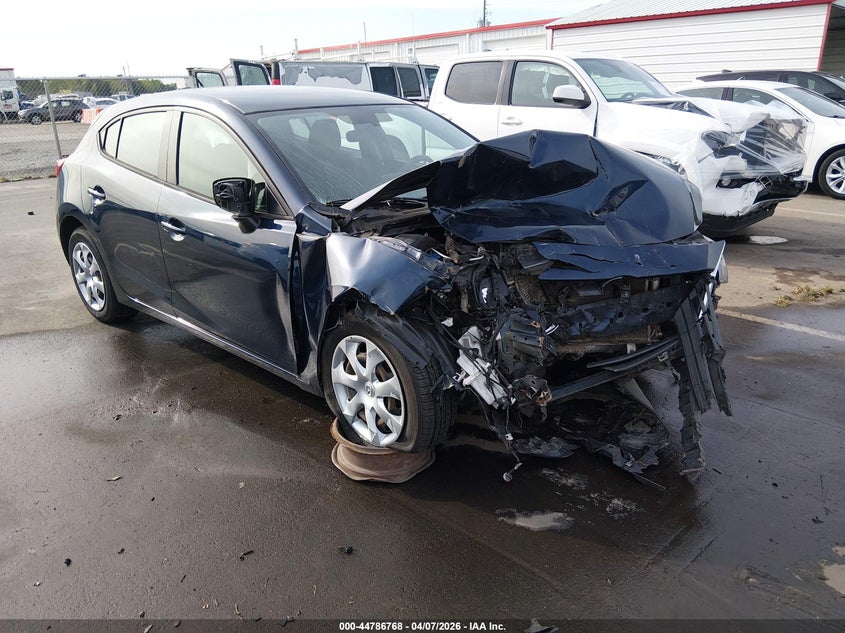Photo of the 2015 MAZDA MAZDA3 I SPORT