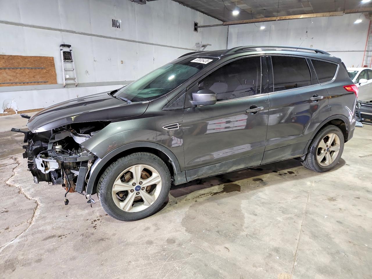 Photo of the 2016 FORD ESCAPE SE