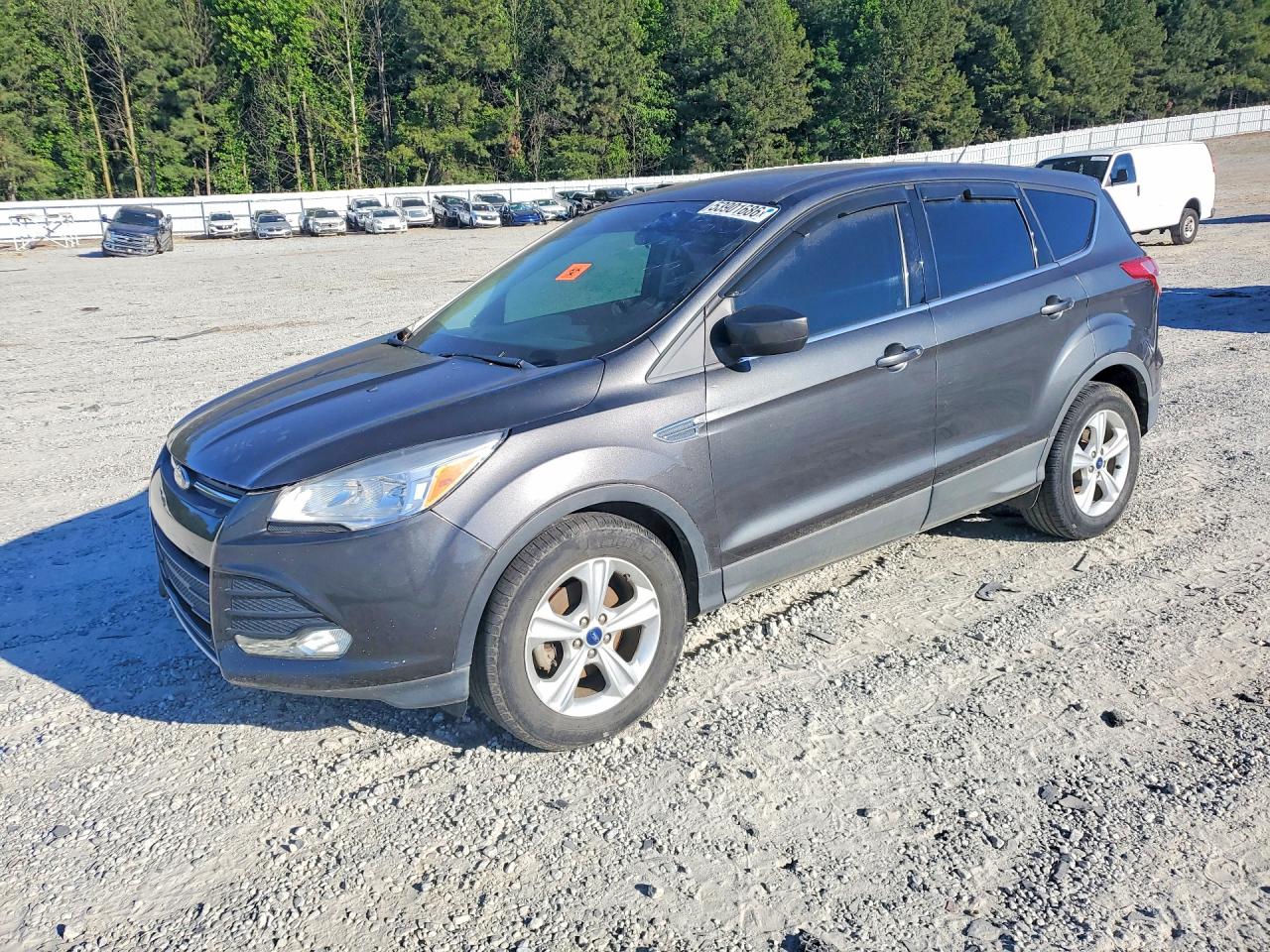 Photo of the 2015 FORD ESCAPE SE