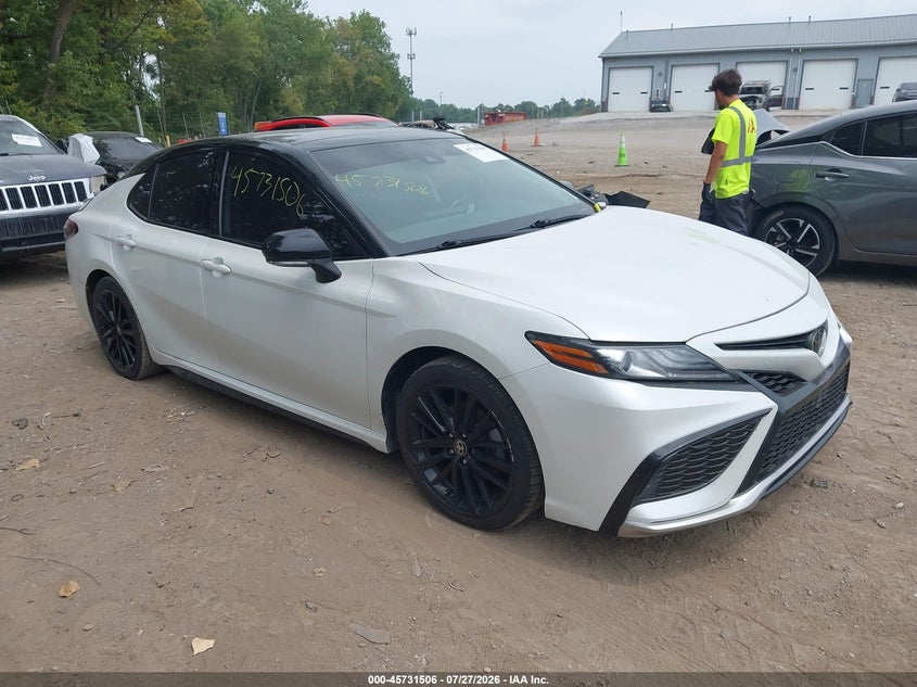 Photo of the 2023 TOYOTA CAMRY XSE AWD