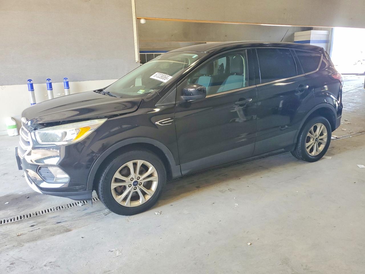 Photo of the 2017 FORD ESCAPE SE