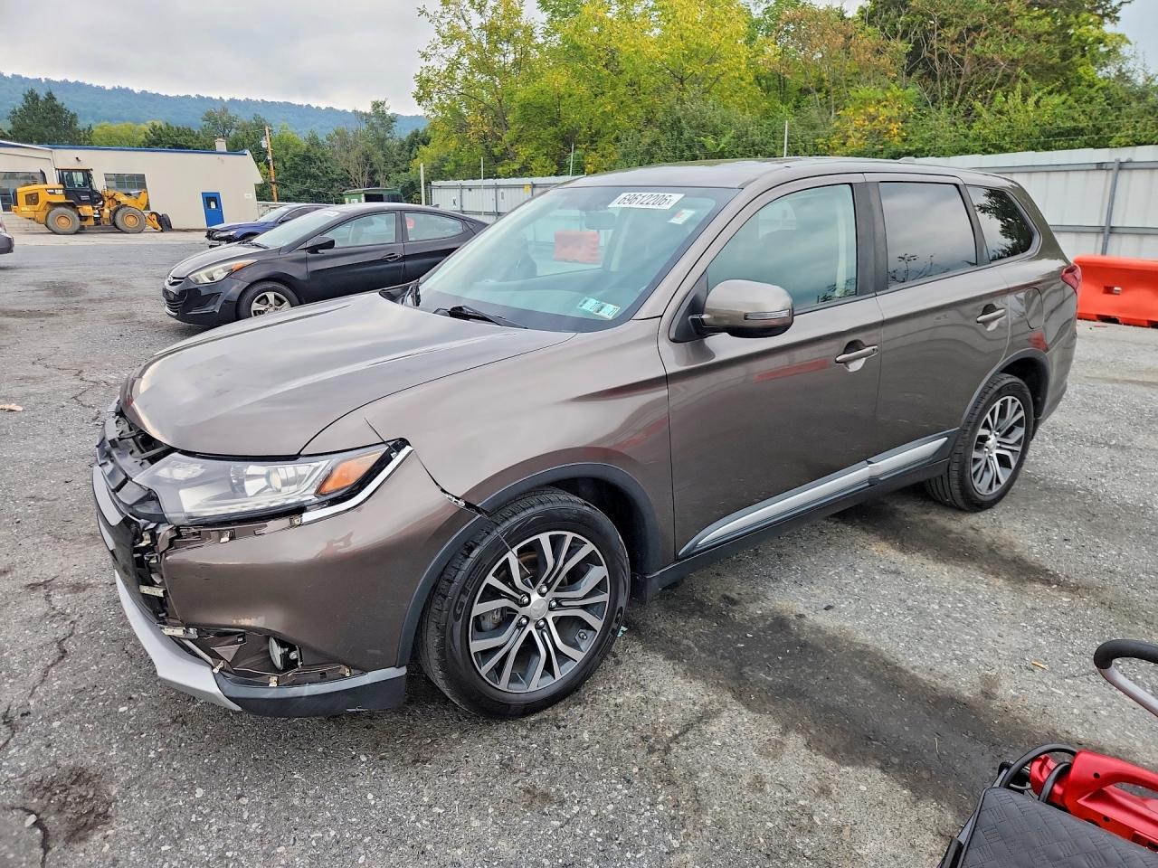 Photo of the 2017 MITSUBISHI OUTLANDER SE