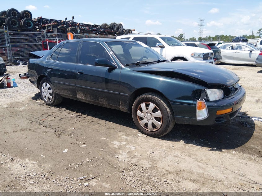 Photo of the 1995 TOYOTA CAMRY LE